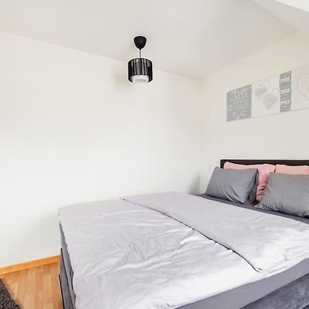 Charmante Wohnung An Beliebter, Urbaner Lage Zürich Exterior foto